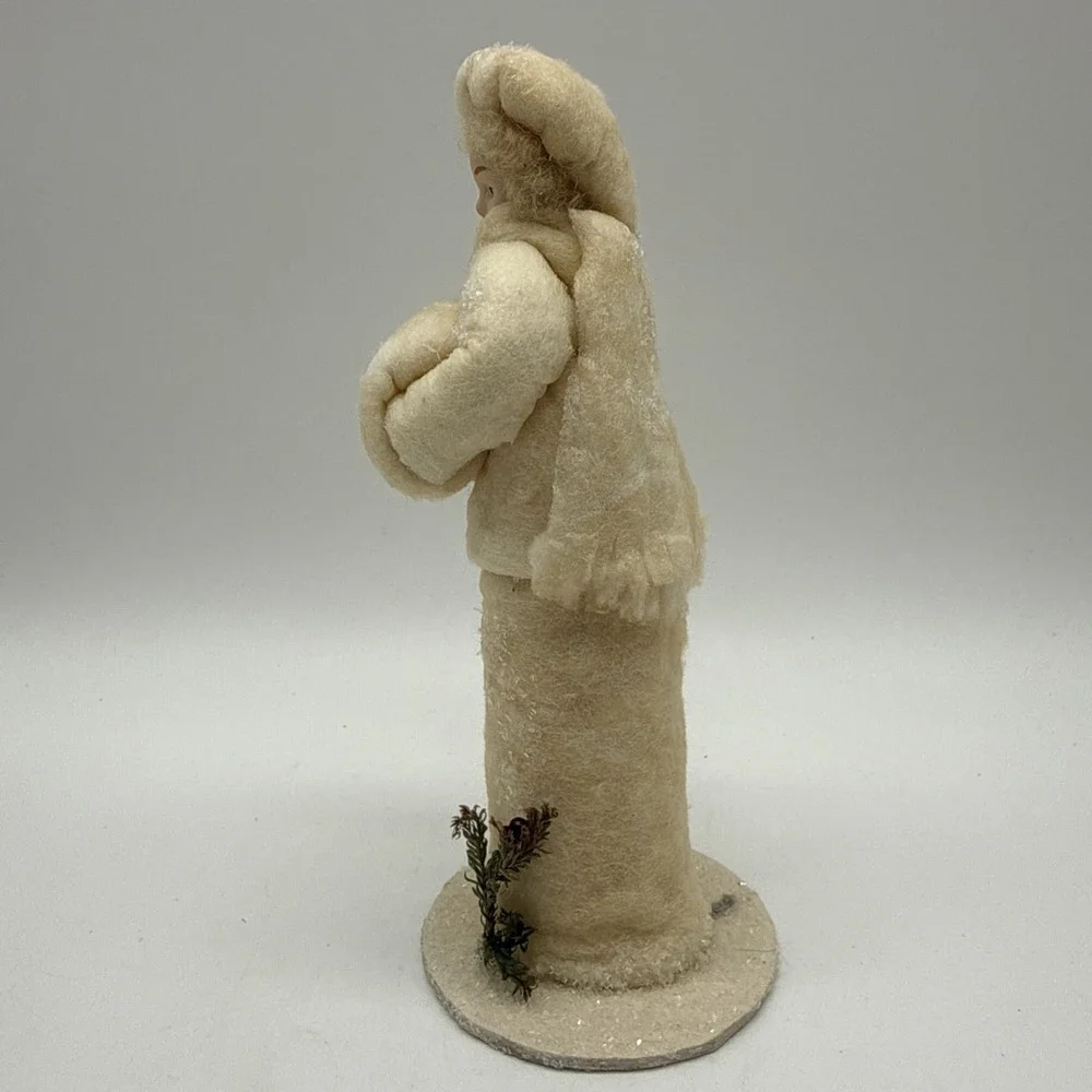 Yvonne‎ Carpenter Snickers & Kringles 1997 Snow Girl w/ Muff Figurine Christmas